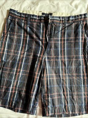 Tommy Hilfiger Cream Shorts with Navy & Orange Stripe Lining